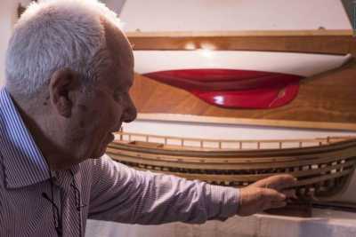 Gozzi e pescherecci: la storia di Vincenzo Saponaro, "il" maestro d'ascia di Monopoli